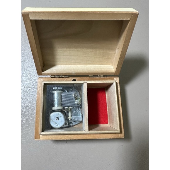 Schmid Bros Inc Music Box Made In Japan Everything Is Beautiful‎ - Picture 3 of 8